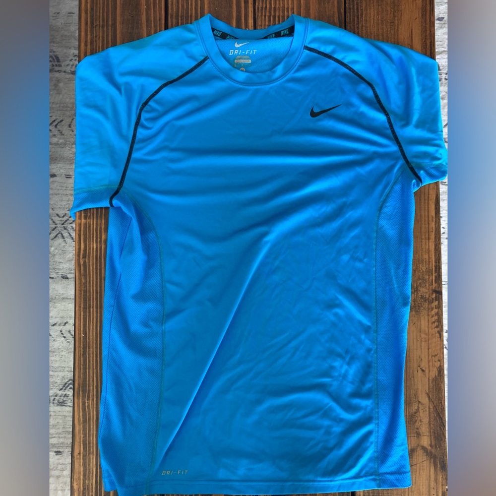 Nike men’s blue dri-fit tee